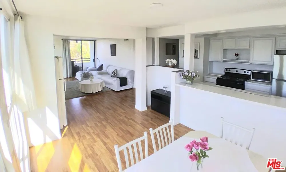 911 Kings Road #310 West Hollywood, CA 90069