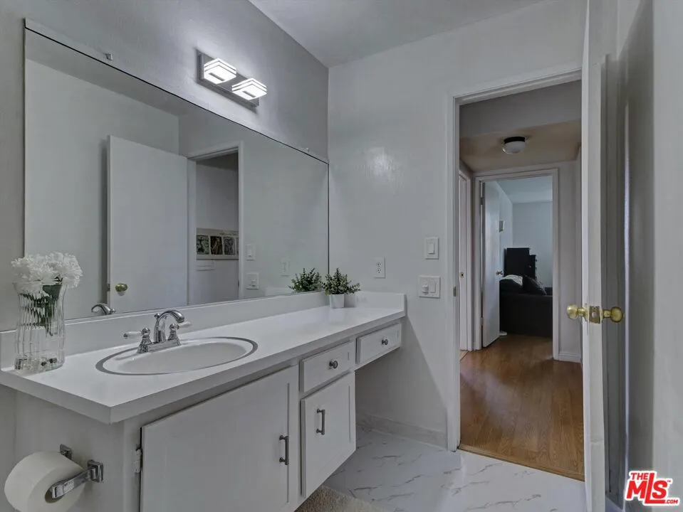 911 Kings Road #310 West Hollywood, CA 90069