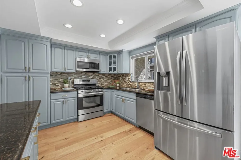 2844 Avenel Street Los Angeles, CA 90039