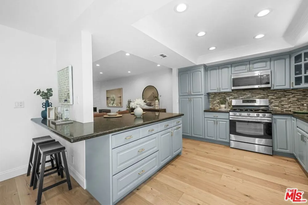 2844 Avenel Street Los Angeles, CA 90039