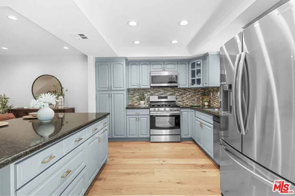 2844 Avenel Street Los Angeles, CA 90039
