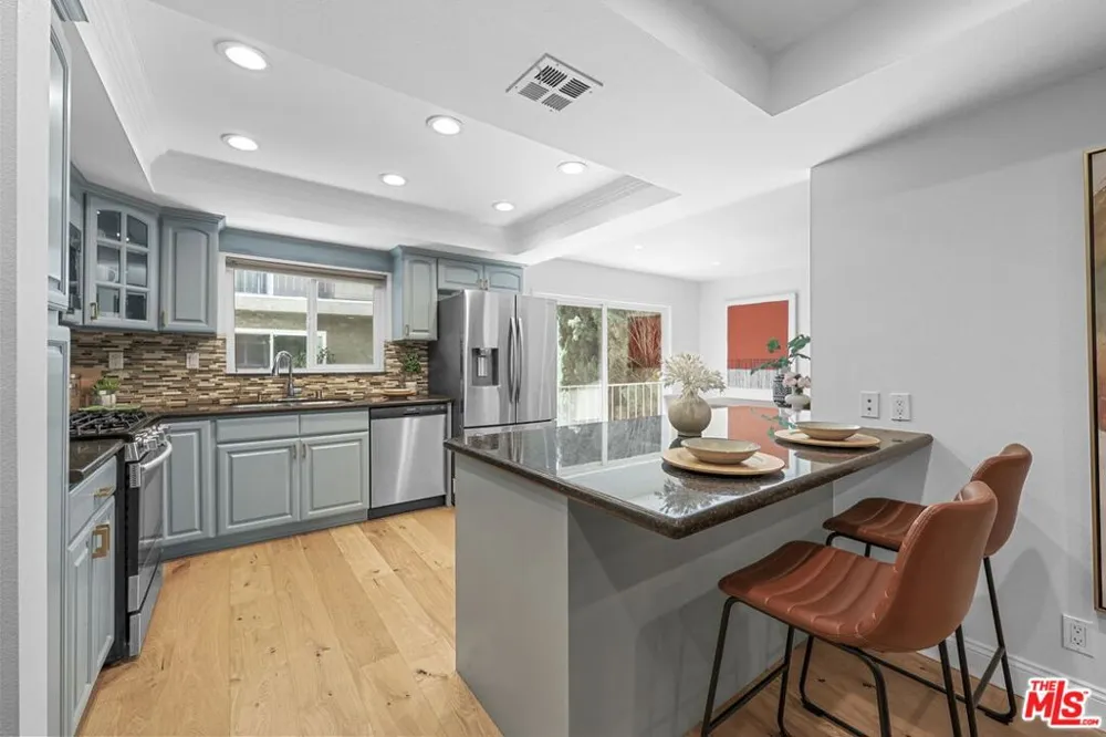 2844 Avenel Street Los Angeles, CA 90039