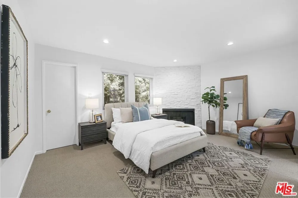 2844 Avenel Street Los Angeles, CA 90039