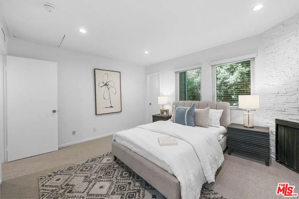 2844 Avenel Street Los Angeles, CA 90039