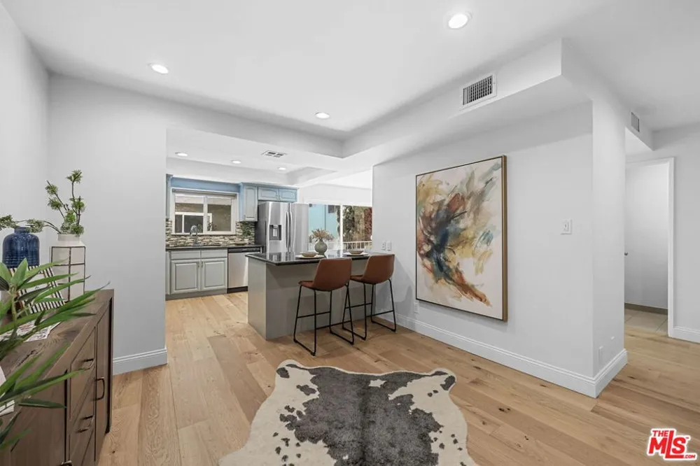 2844 Avenel Street Los Angeles, CA 90039
