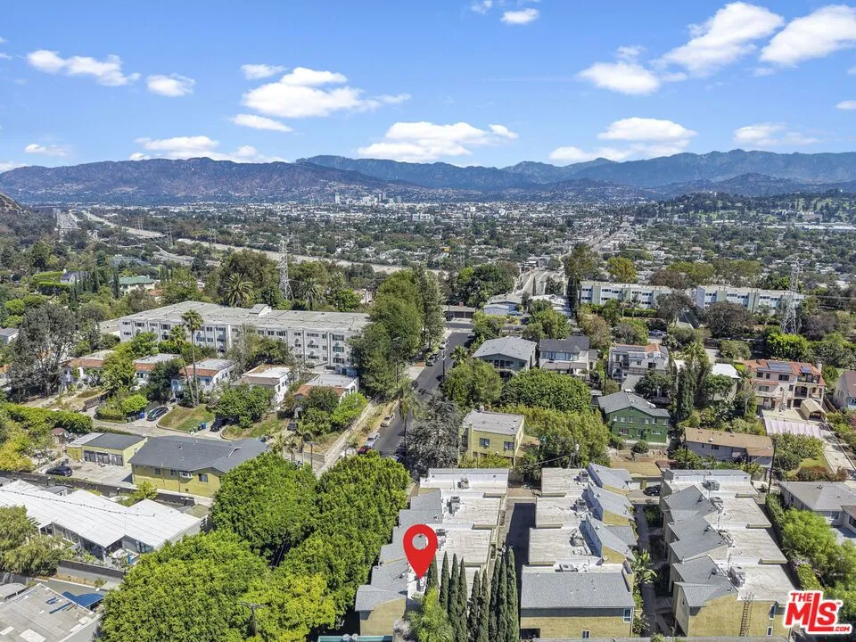 2844 Avenel Street Los Angeles, CA 90039