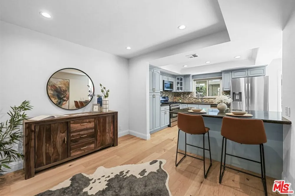 2844 Avenel Street Los Angeles, CA 90039