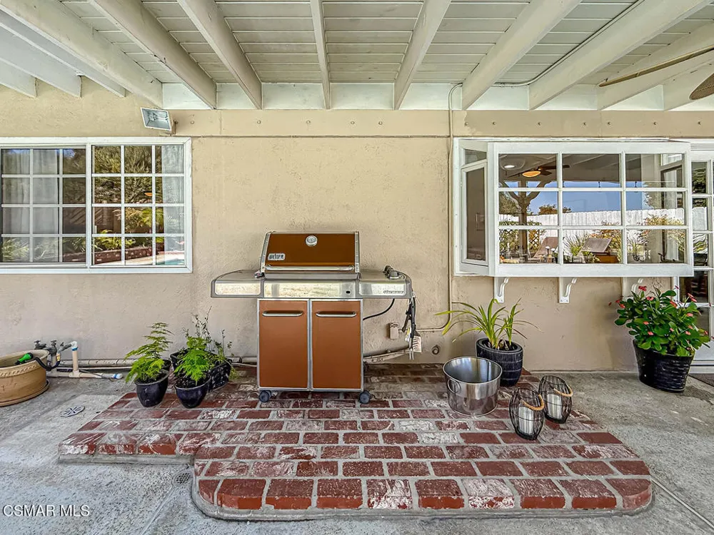 5410 Sunvalley Court Agoura Hills, CA 91301
