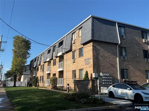 293-307 Main Street 2