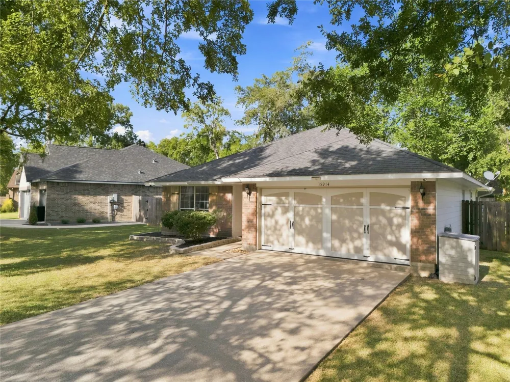 15914 Castaway Court Crosby, TX 77532