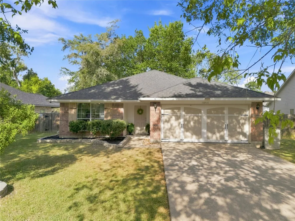 15914 Castaway Court Crosby, TX 77532