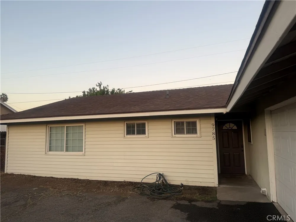 9785 Vine Bloomington, CA 92316