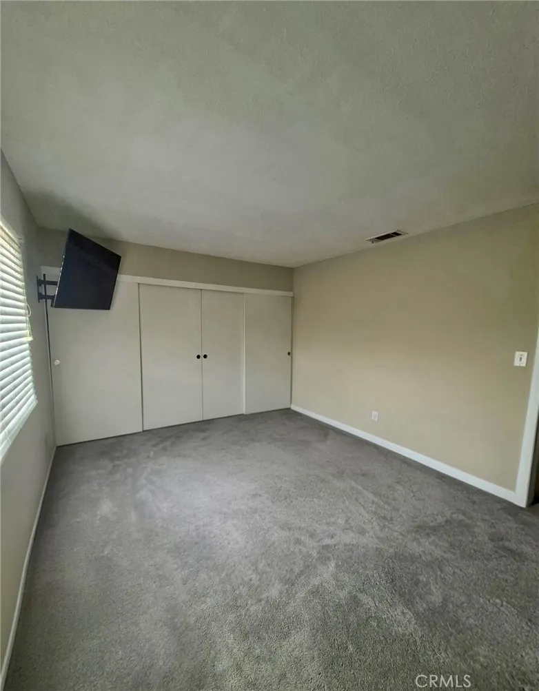 9785 Vine Bloomington, CA 92316