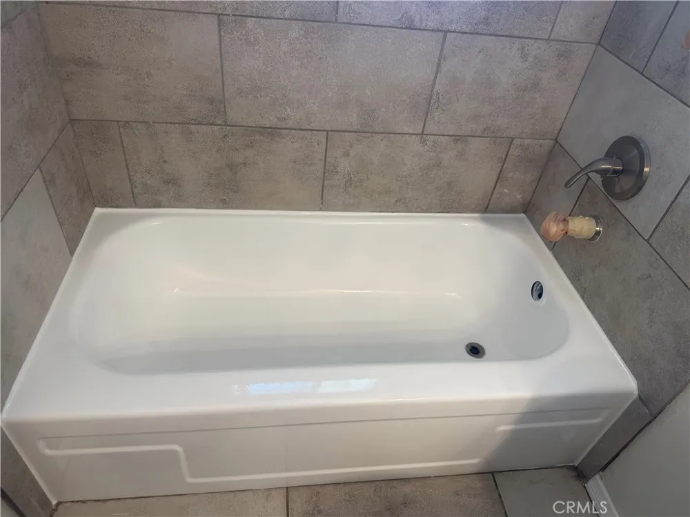 9785 Vine Bloomington, CA 92316