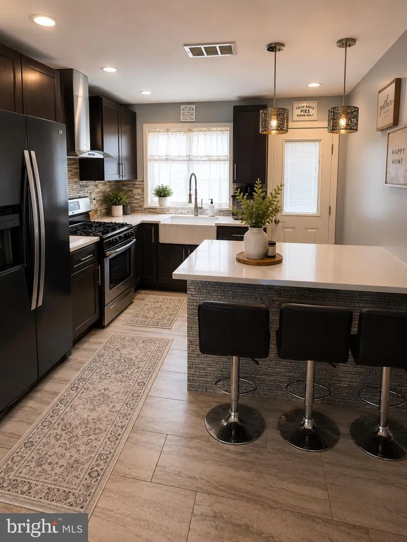 2511 S 11TH STREET Philadelphia, PA 19148