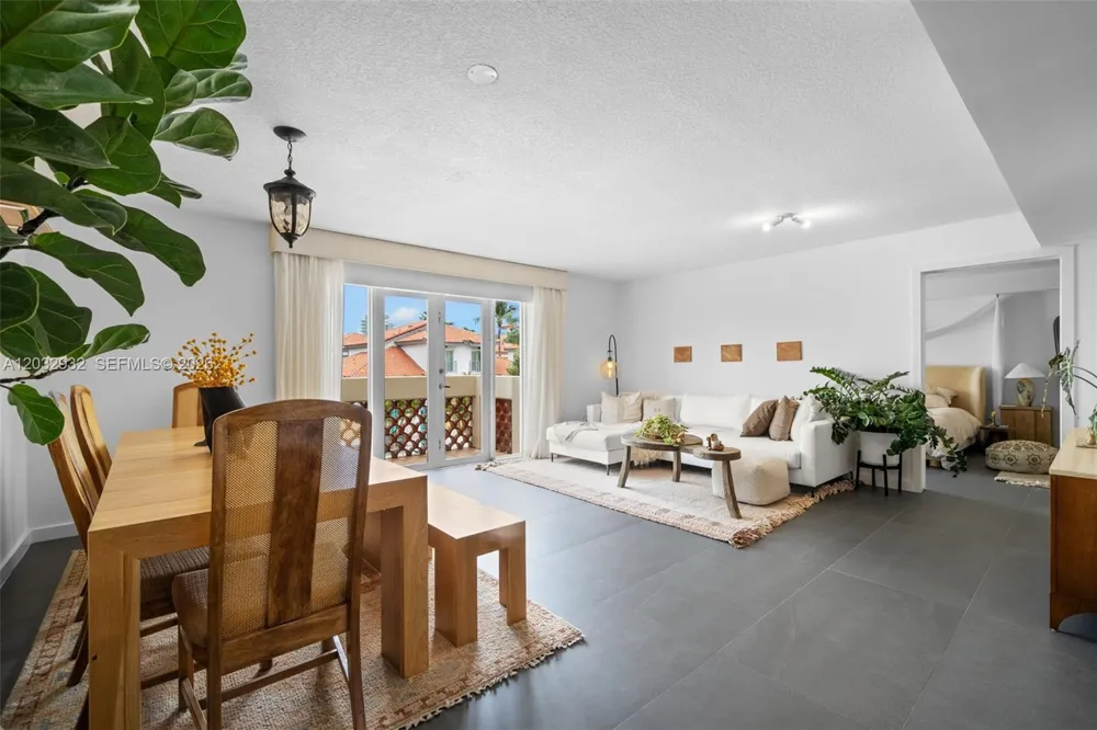 227 Michigan Ave #304 Miami Beach, FL 33139