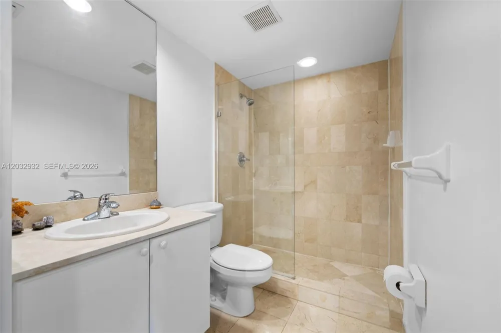 227 Michigan Ave #304 Miami Beach, FL 33139
