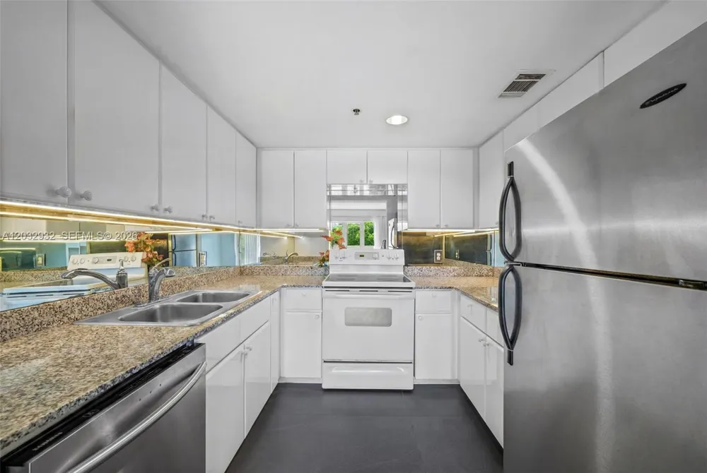 227 Michigan Ave #304 Miami Beach, FL 33139