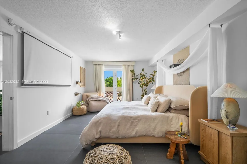 227 Michigan Ave #304 Miami Beach, FL 33139