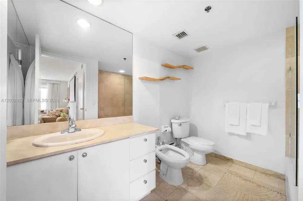 227 Michigan Ave #304 Miami Beach, FL 33139
