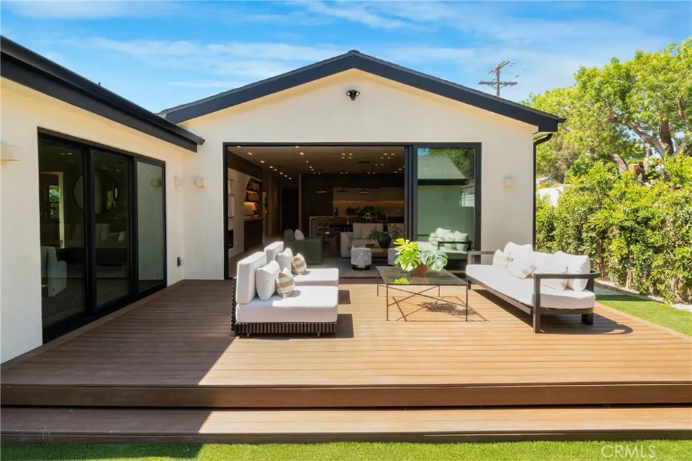 2339 23rd Santa Monica, CA 90405