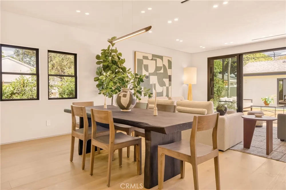2339 23rd Santa Monica, CA 90405