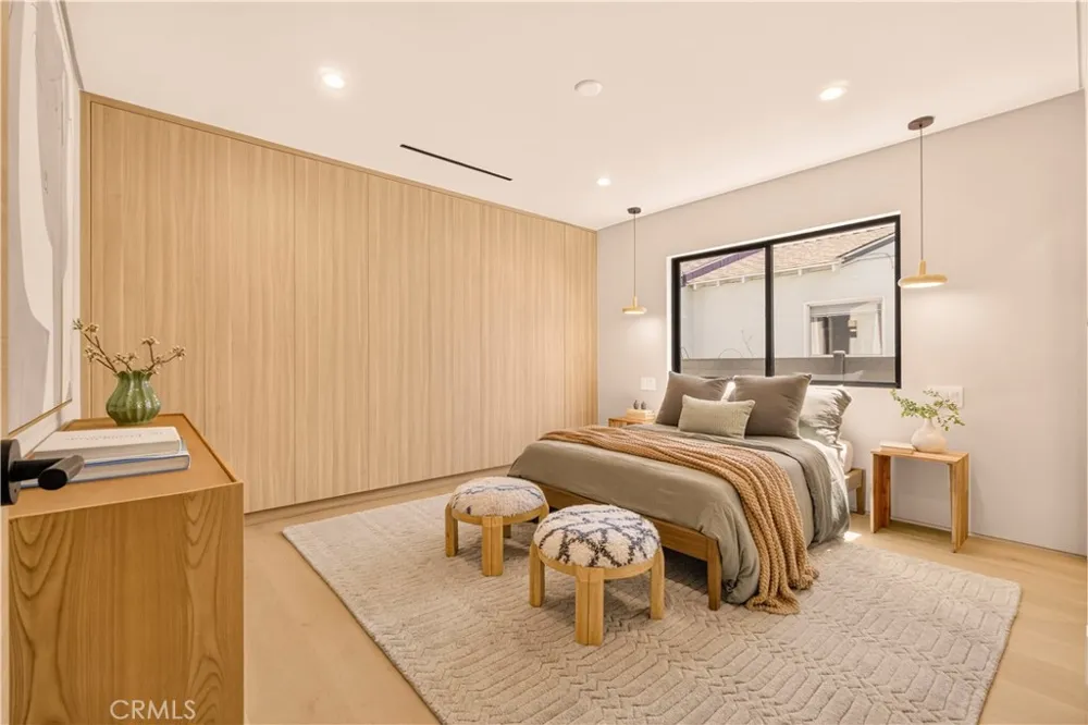 2339 23rd Santa Monica, CA 90405