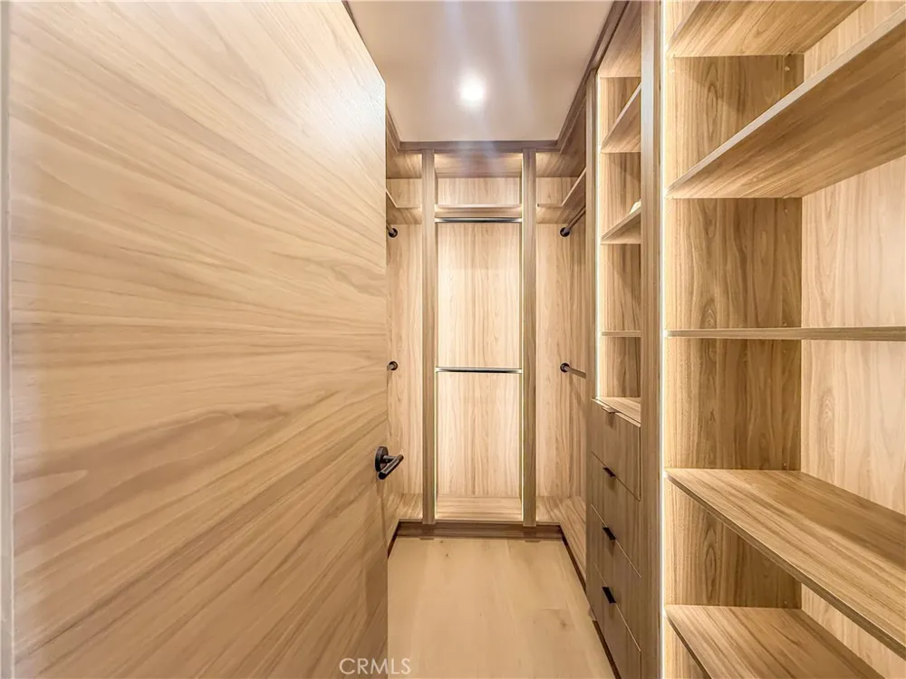 2339 23rd Santa Monica, CA 90405