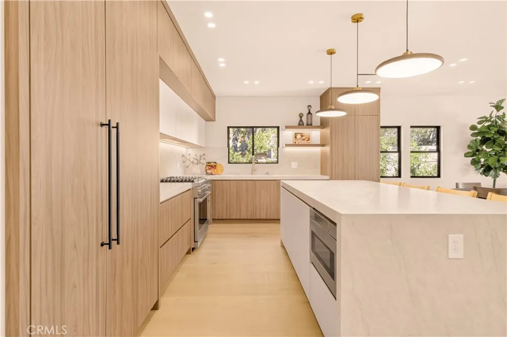 2339 23rd Santa Monica, CA 90405