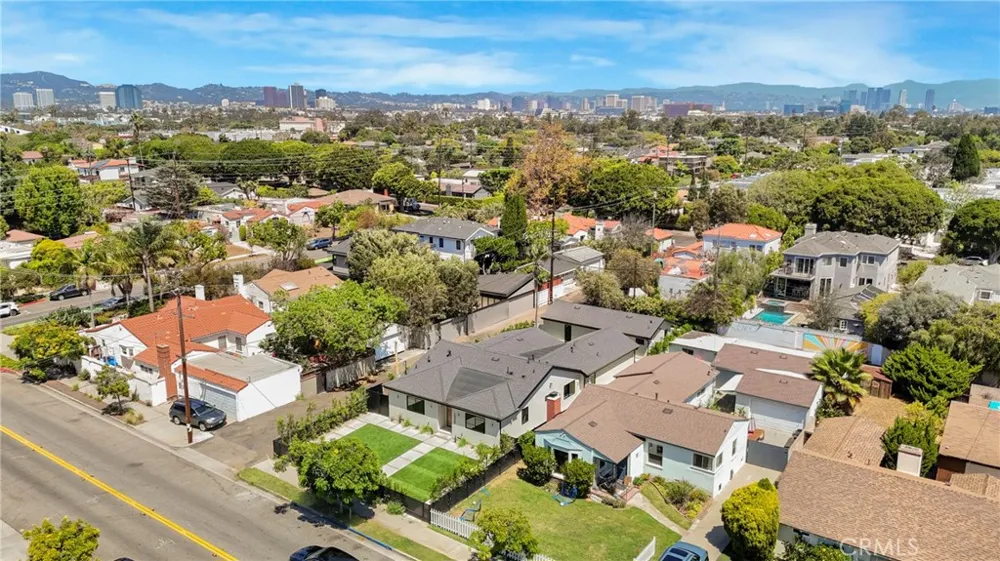 2339 23rd Santa Monica, CA 90405