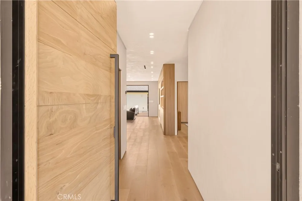 2339 23rd Santa Monica, CA 90405