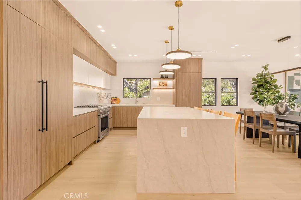 2339 23rd Santa Monica, CA 90405