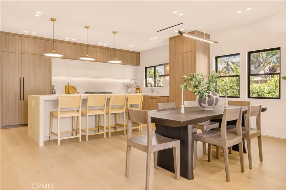 2339 23rd Santa Monica, CA 90405