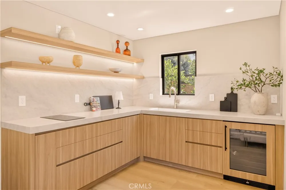 2339 23rd Santa Monica, CA 90405