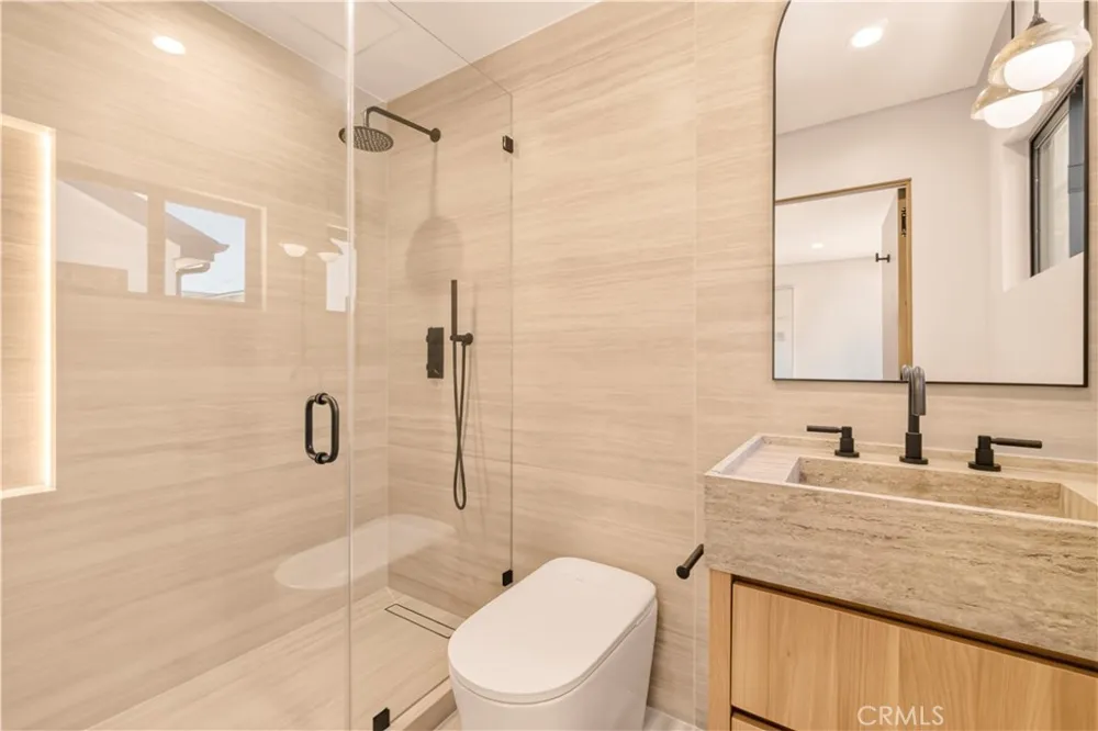 2339 23rd Santa Monica, CA 90405