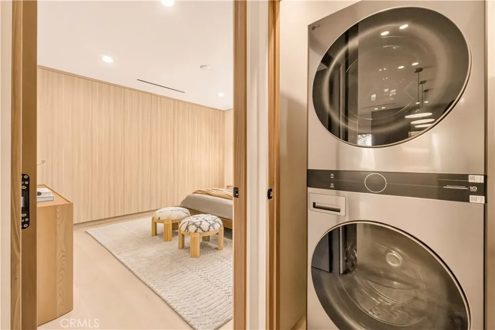 2339 23rd Santa Monica, CA 90405