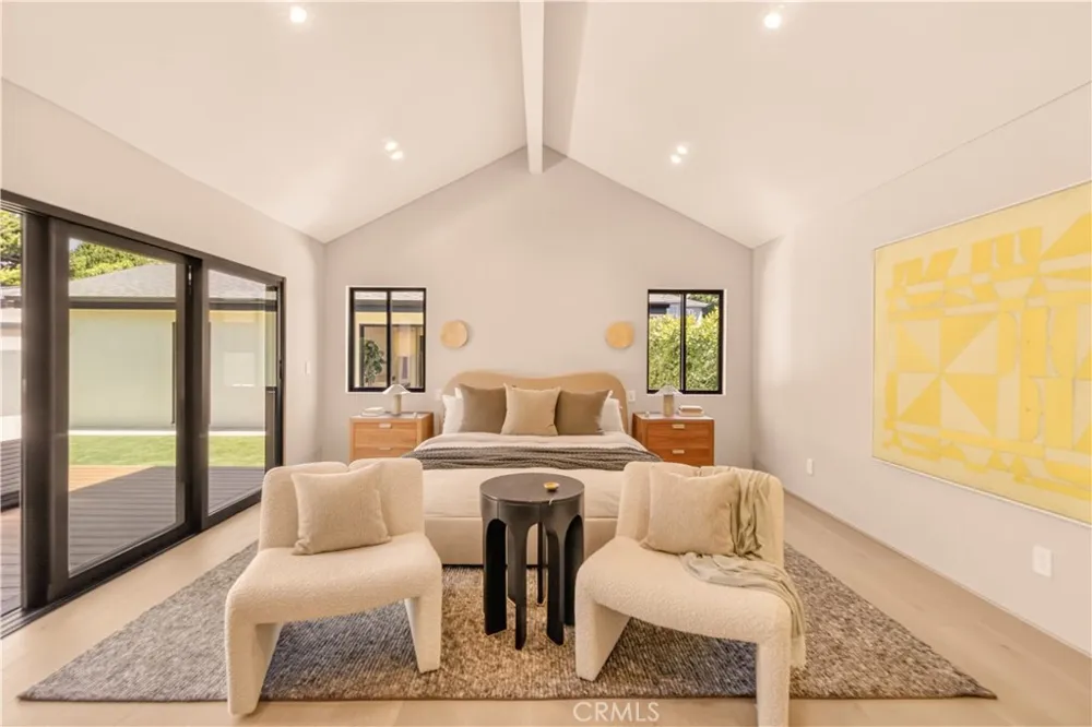2339 23rd Santa Monica, CA 90405