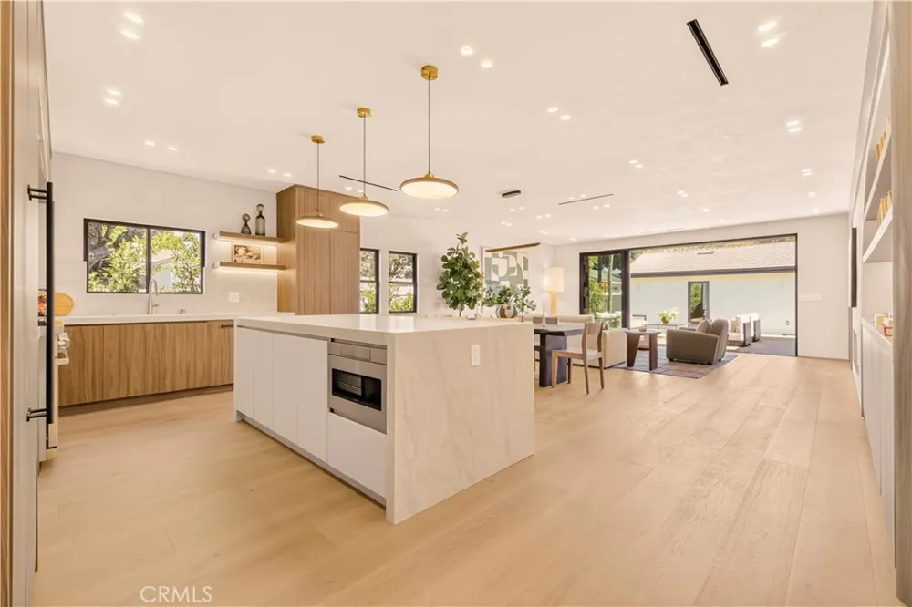 2339 23rd Santa Monica, CA 90405