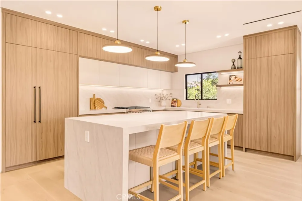 2339 23rd Santa Monica, CA 90405