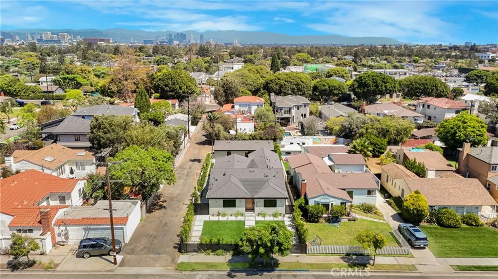 2339 23rd Santa Monica, CA 90405