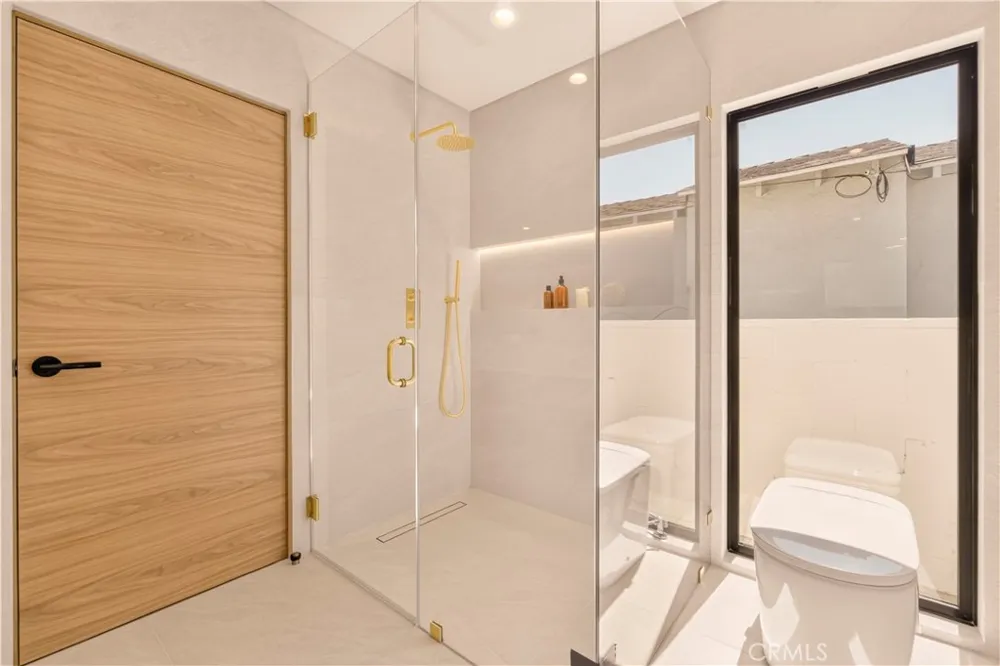 2339 23rd Santa Monica, CA 90405