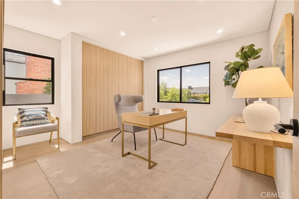 2339 23rd Santa Monica, CA 90405