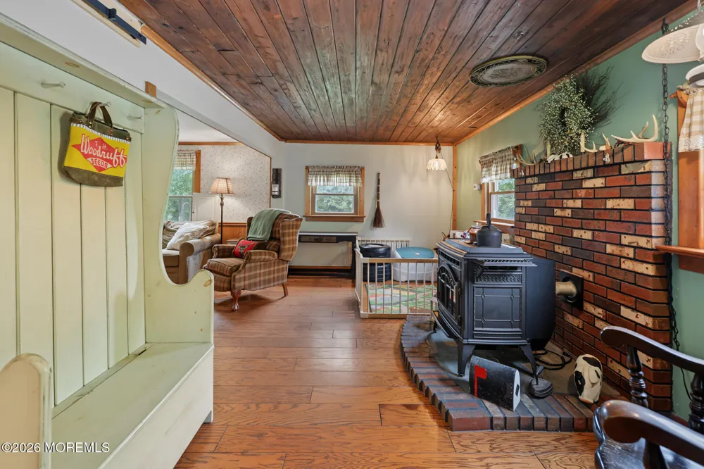 2 Woodruff Road New Egypt, NJ 08533
