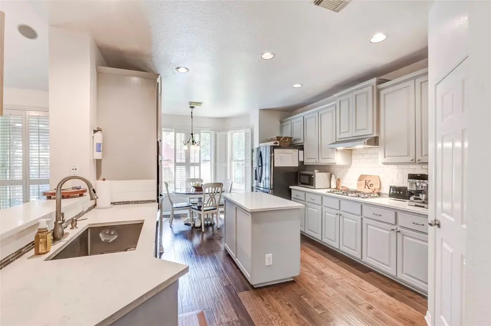 8202 Sunburst Parkway Round Rock, TX 78681