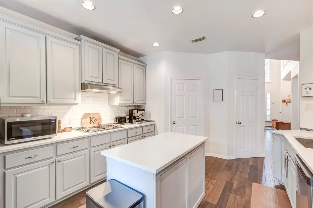 8202 Sunburst Parkway Round Rock, TX 78681