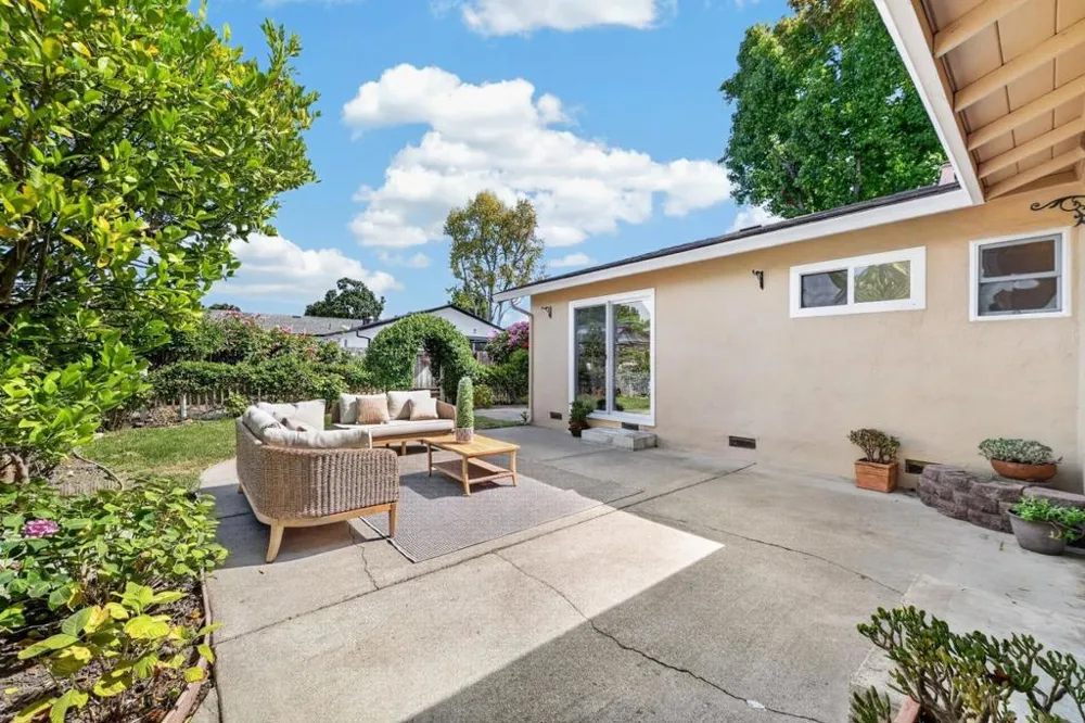 2589 Royal Ann Court Union City, CA 94587