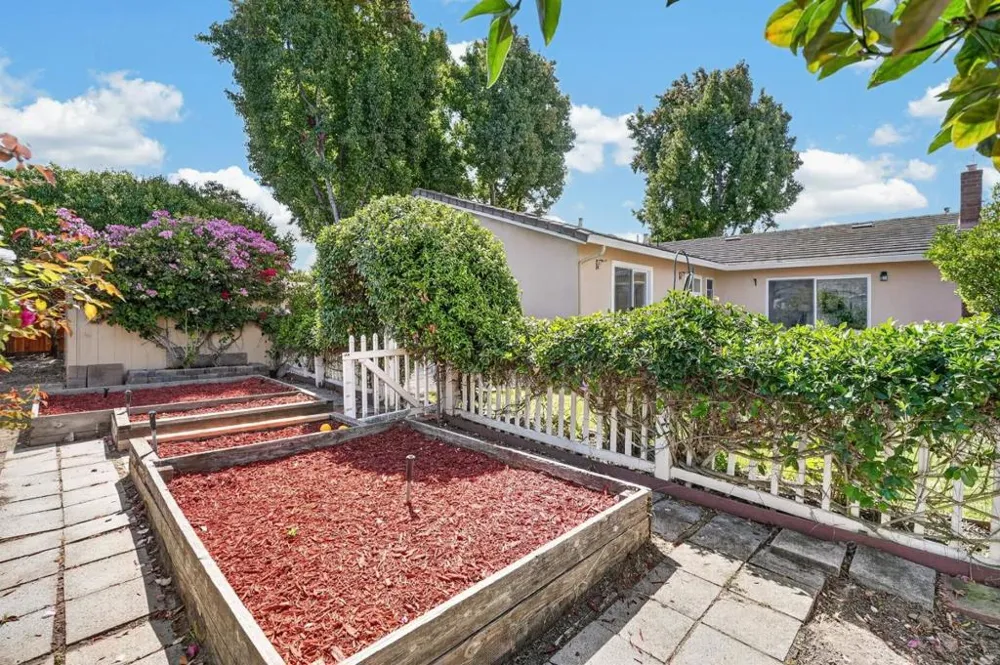 2589 Royal Ann Court Union City, CA 94587