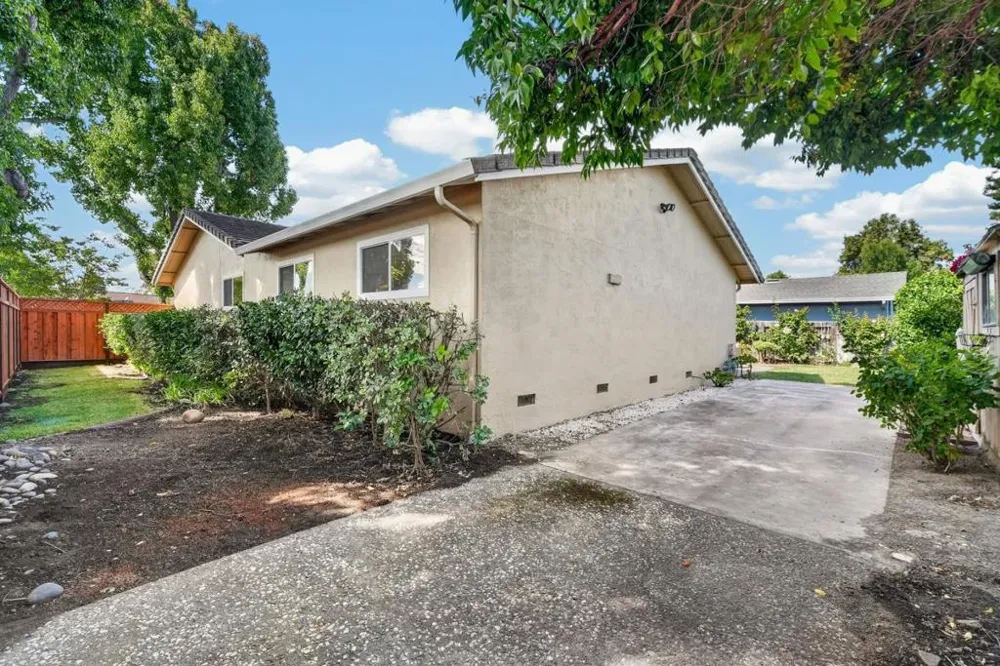 2589 Royal Ann Court Union City, CA 94587