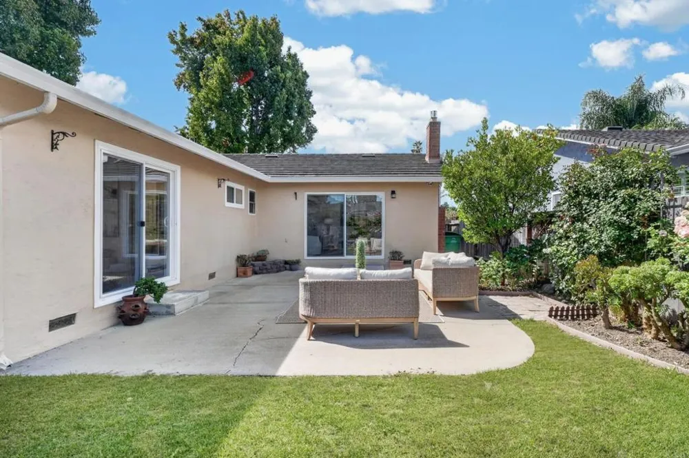 2589 Royal Ann Court Union City, CA 94587