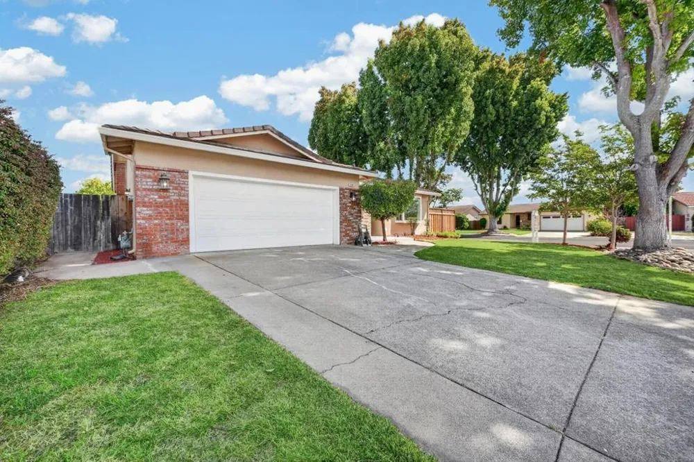 2589 Royal Ann Court Union City, CA 94587